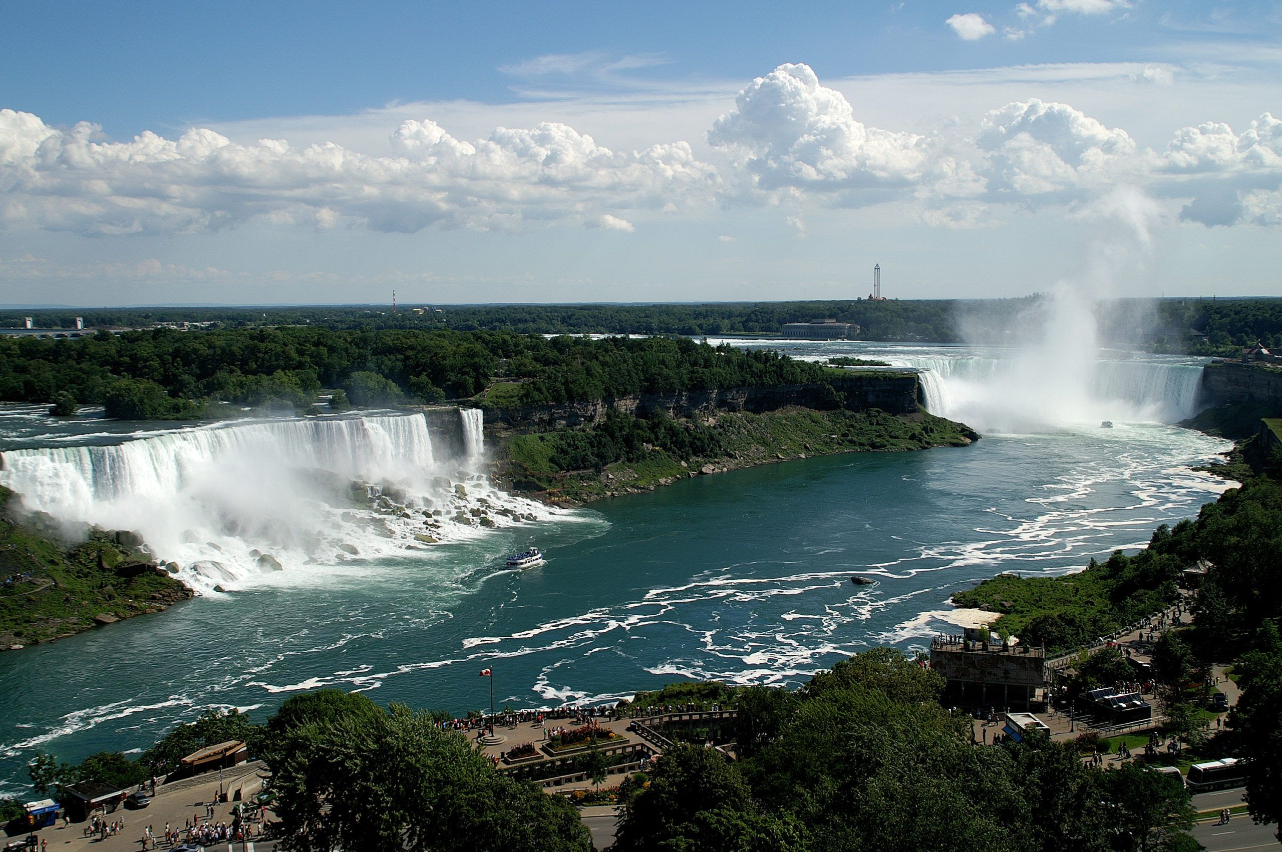 Niagara Falls Hotels Make an Ideal Fall Getaway